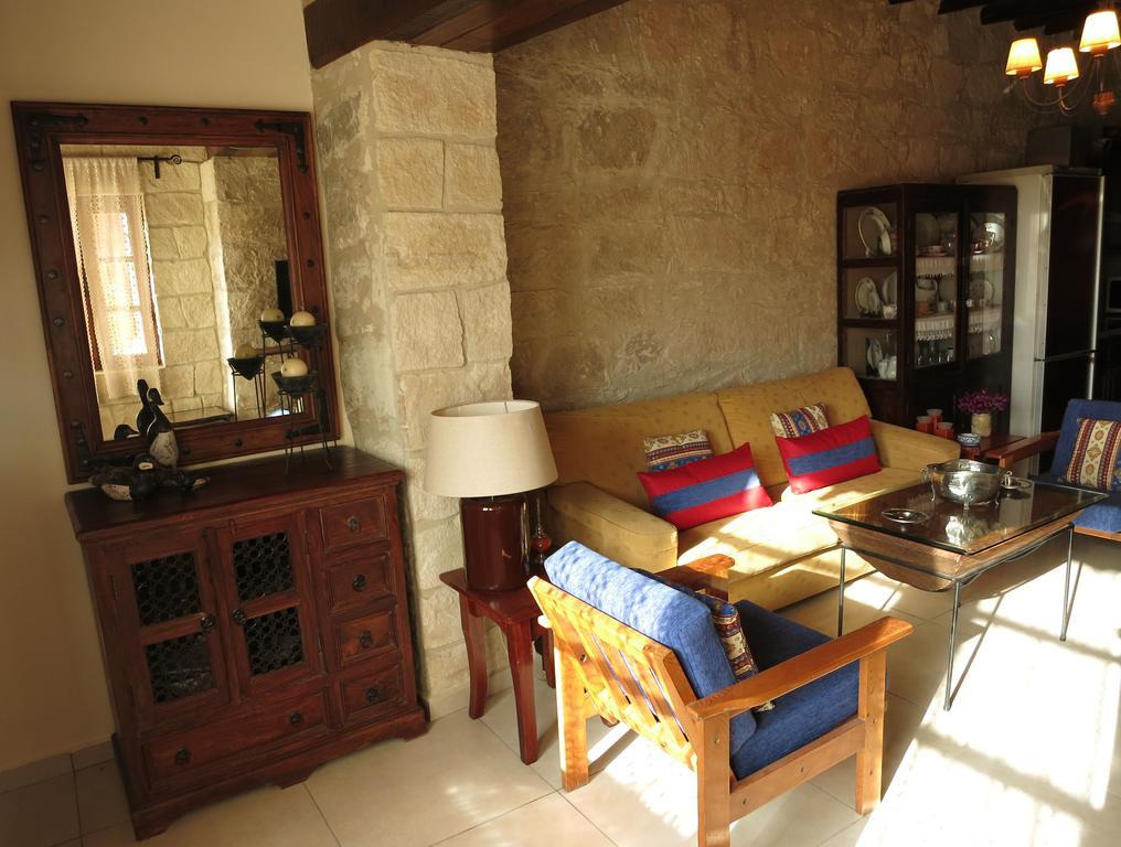 폴리스 Simona Stone House 빌라 객실 사진